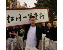 抖音网红胜仔个人资料简介，胜仔老婆是谁是怎么火的，简单哥给他PK刷了多少钱